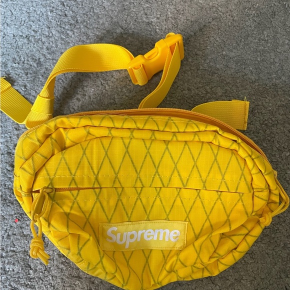 ウエストポーチ 18FW Supreme Waist Bag Yellow Supreme Waist Bag Yellow Supreme Waist Bag Yellow (FW18) – Hype Vault